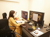 東京藝術大学大学院映像研究科における編集風景。