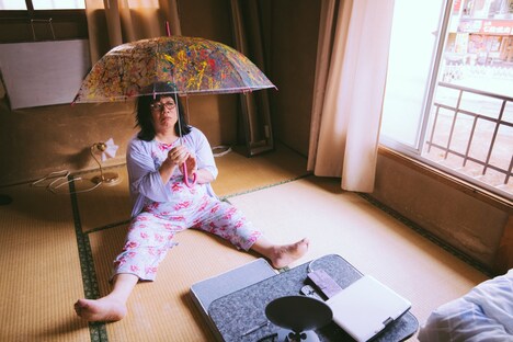 「フリークスの雨傘」場面写真