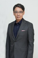 生瀬勝久演じる黒崎潤。