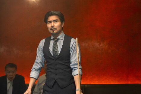 「アングリースクワッド 公務員と7人の詐欺師」場面写真