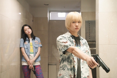 「ベイビーわるきゅーれ エブリデイ！」場面写真