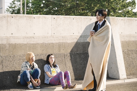 「ベイビーわるきゅーれ エブリデイ！」場面写真