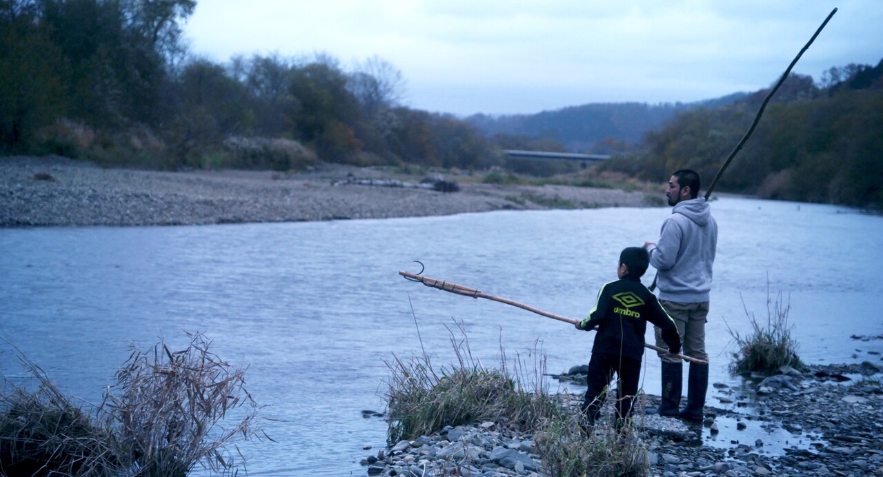 福永壮志の監督作「アイヌプリ」公開、アイヌの家族を追ったドキュメンタリー