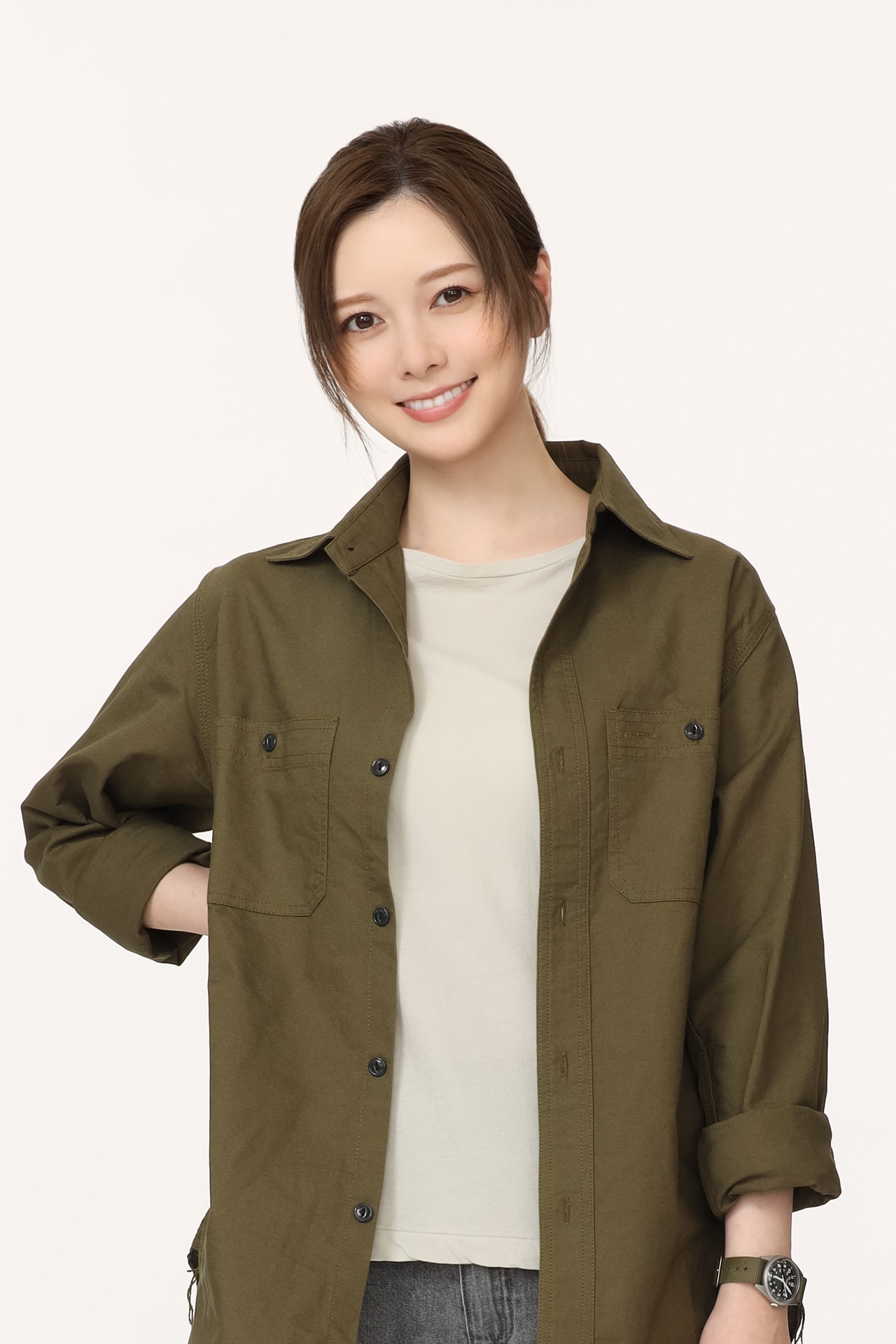 ドラマ「オクラ～迷宮入り事件捜査～」より、白石麻衣演じる結城倫子