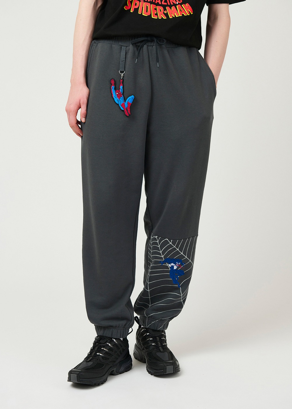 スウェットパンツ（7900円）