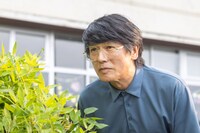 夜ドラ「未来の私にブッかまされる!?」より、オジサン役の高橋克典