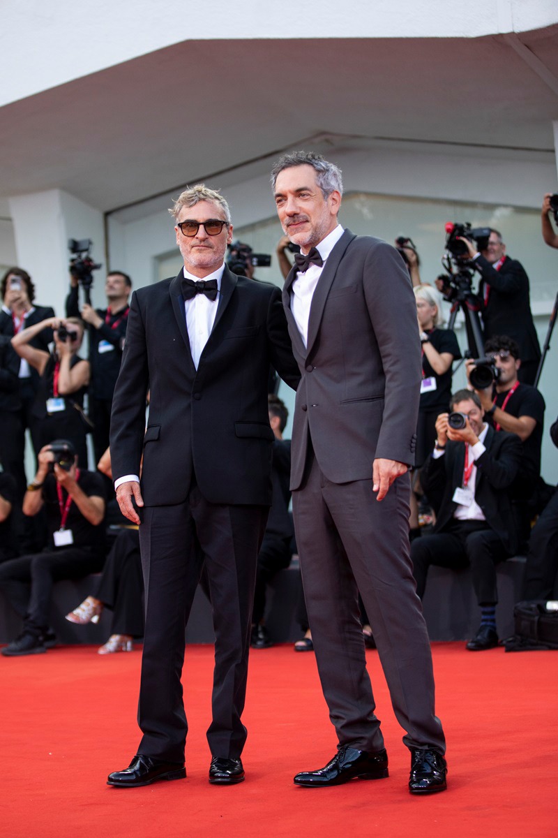 左からホアキン・フェニックス、トッド・フィリップス