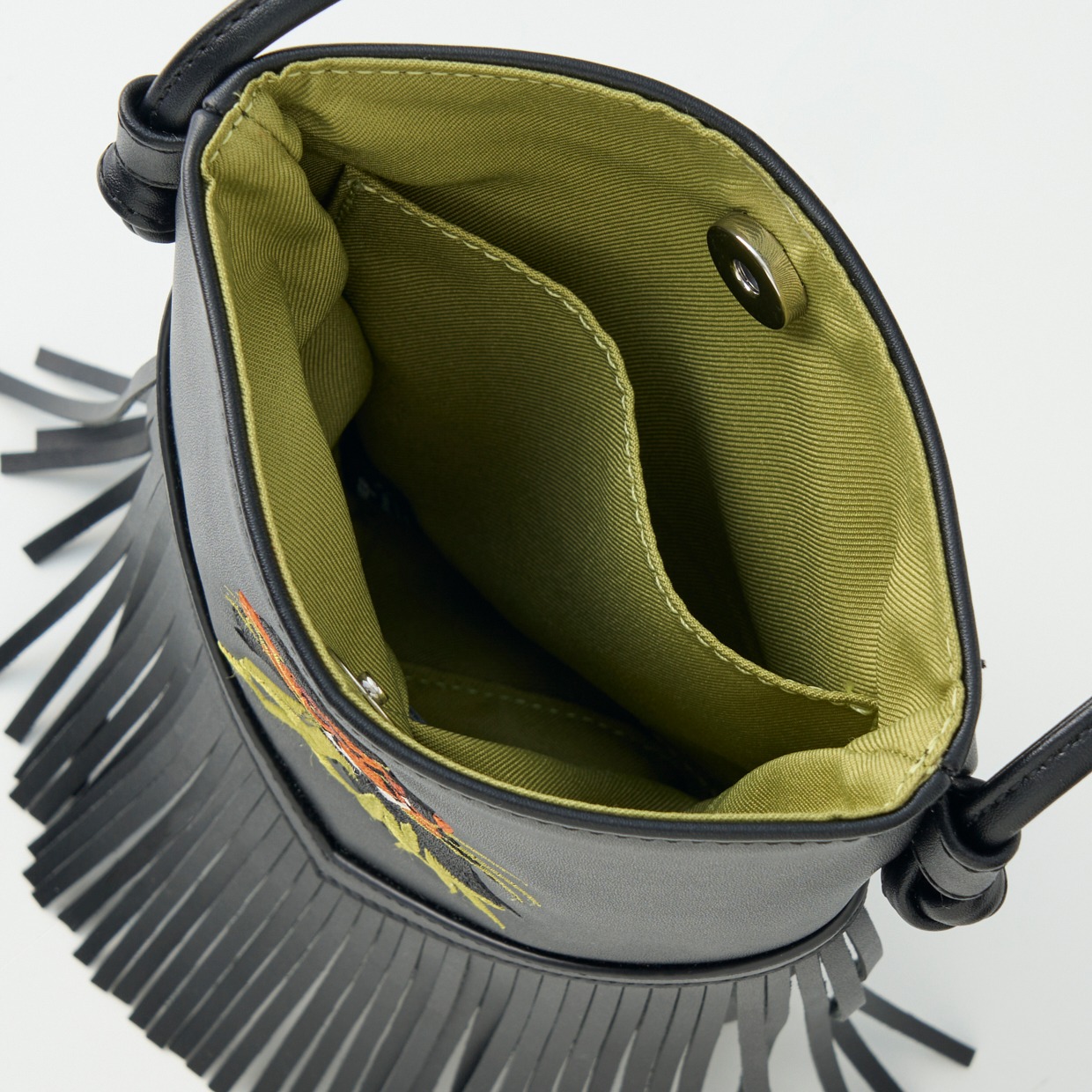 「ライオン・キング / スカー」フリンジショルダーバッグの内生地