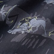 「ライオン・キング / スカー」ユニセックス総柄シャツ プリント部分