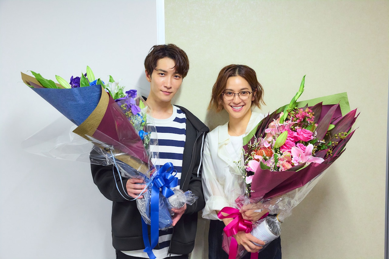 渡辺翔太と中村アン「青島くんはいじわる」の撮影完走、最後の挨拶でも息ぴったり