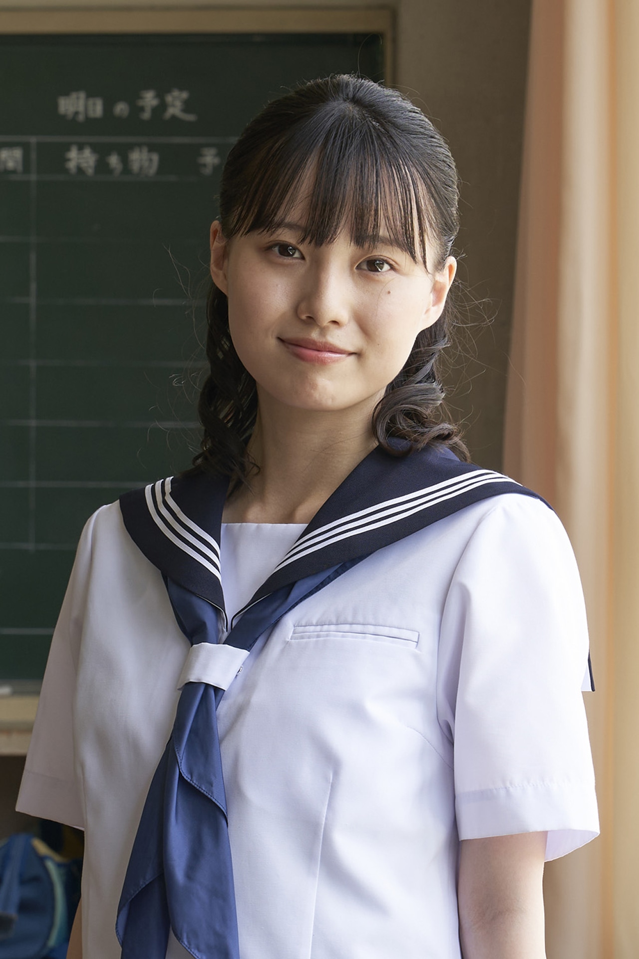 ドラマ「スメルズ ライク グリーン スピリット」より、片田陽依演じる藤井凛花