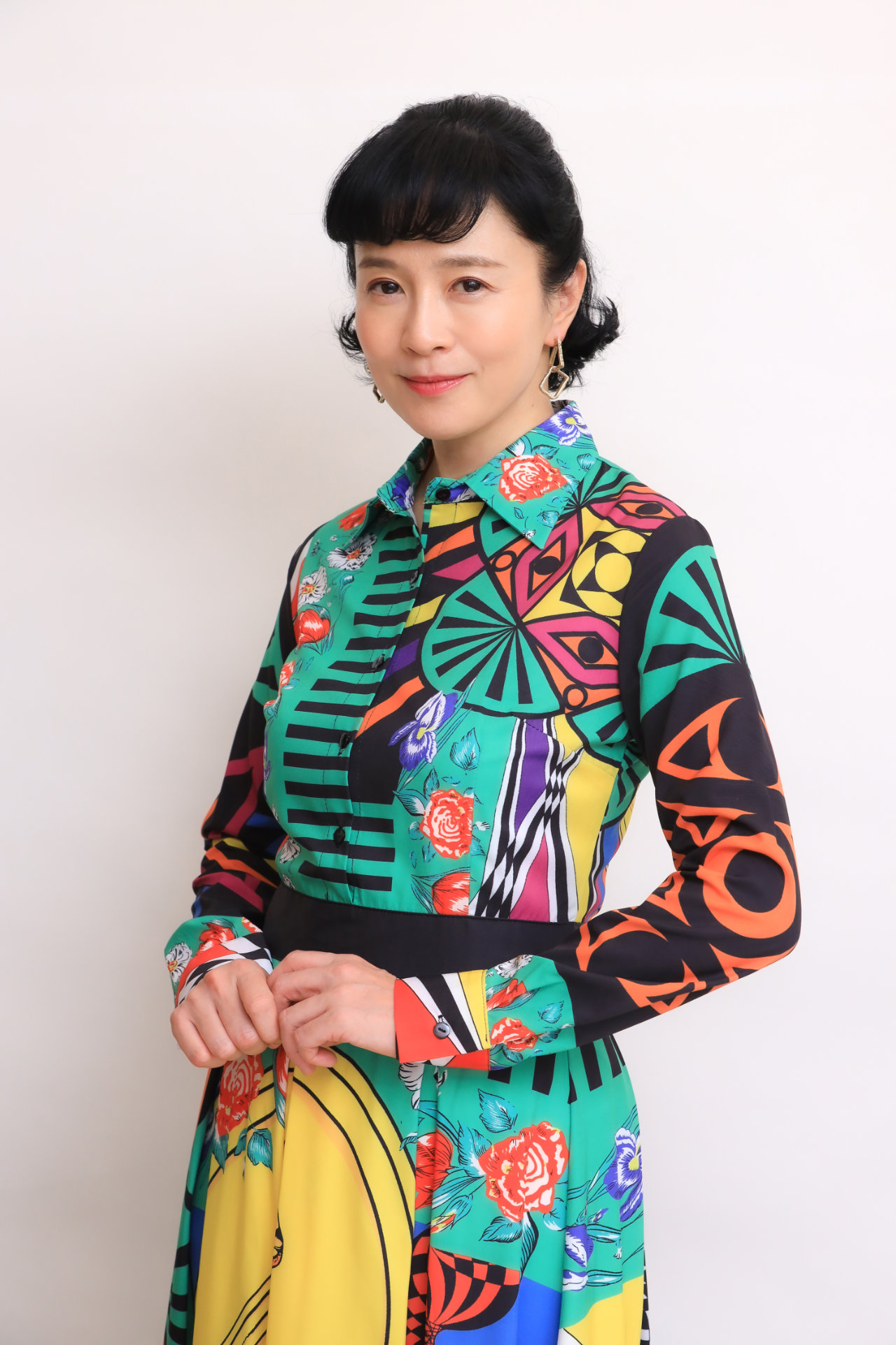 ドラマ「若草物語―恋する姉妹と恋せぬ私―」より、坂井真紀演じる町田満美