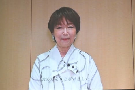 のんにメッセージを贈る宮本信子