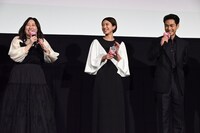 左から丸山礼、黒島結菜、柳楽優弥
