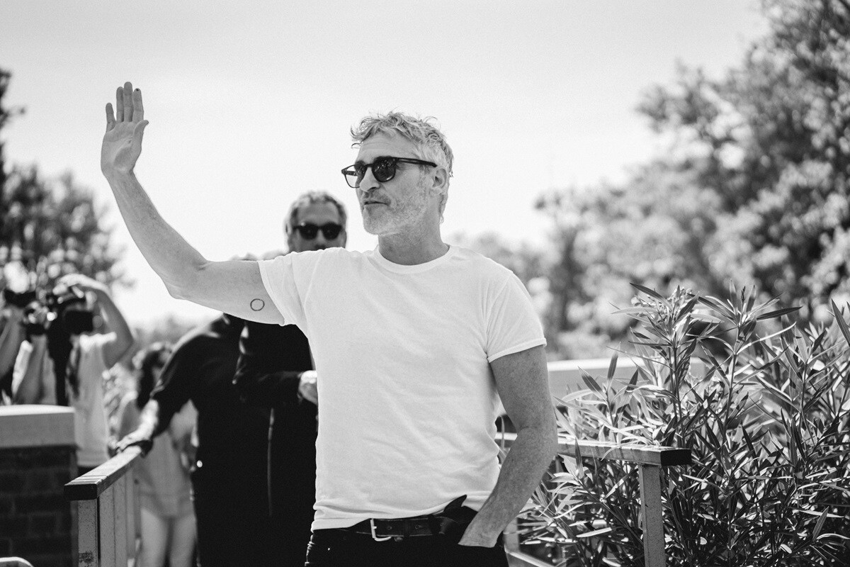 ホアキン・フェニックスが掘り下げたものとは、「ジョーカー：フォリ・ア・ドゥ」の会見実施