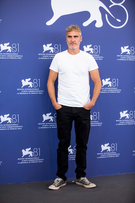 第81回ヴェネツィア国際映画祭に参加したホアキン・フェニックス