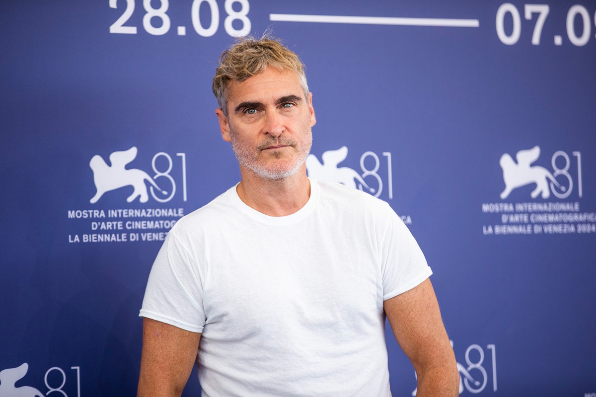 第81回ヴェネツィア国際映画祭に参加したホアキン・フェニックス