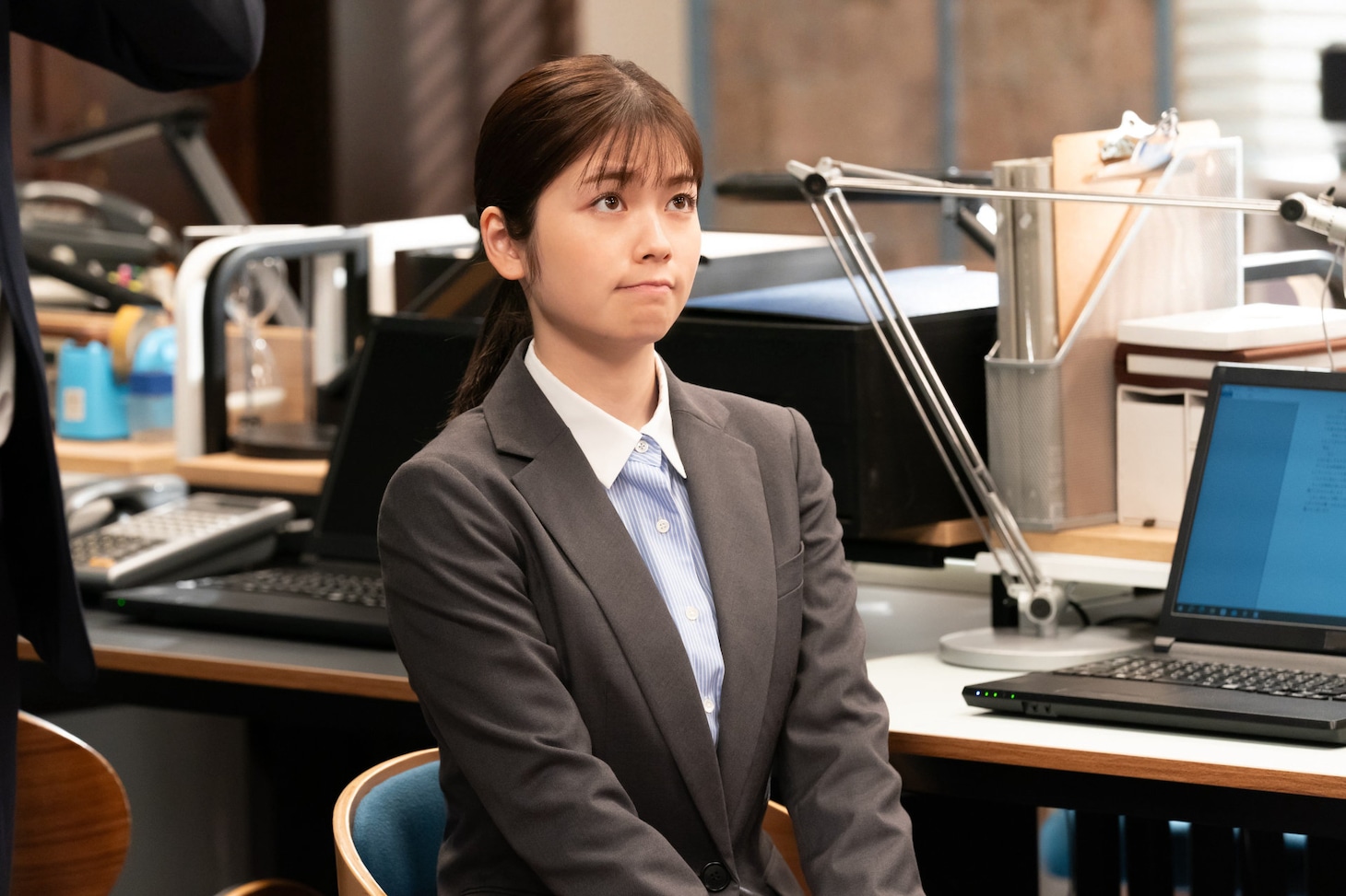 「事件は、その周りで起きている」場面写真
