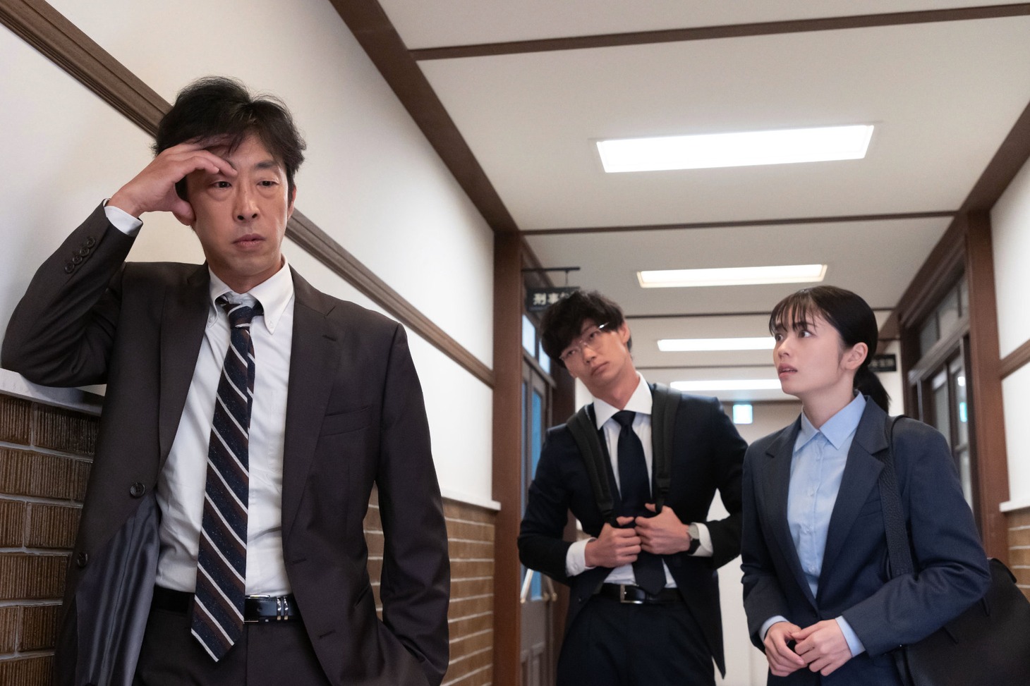 「事件は、その周りで起きている」場面写真