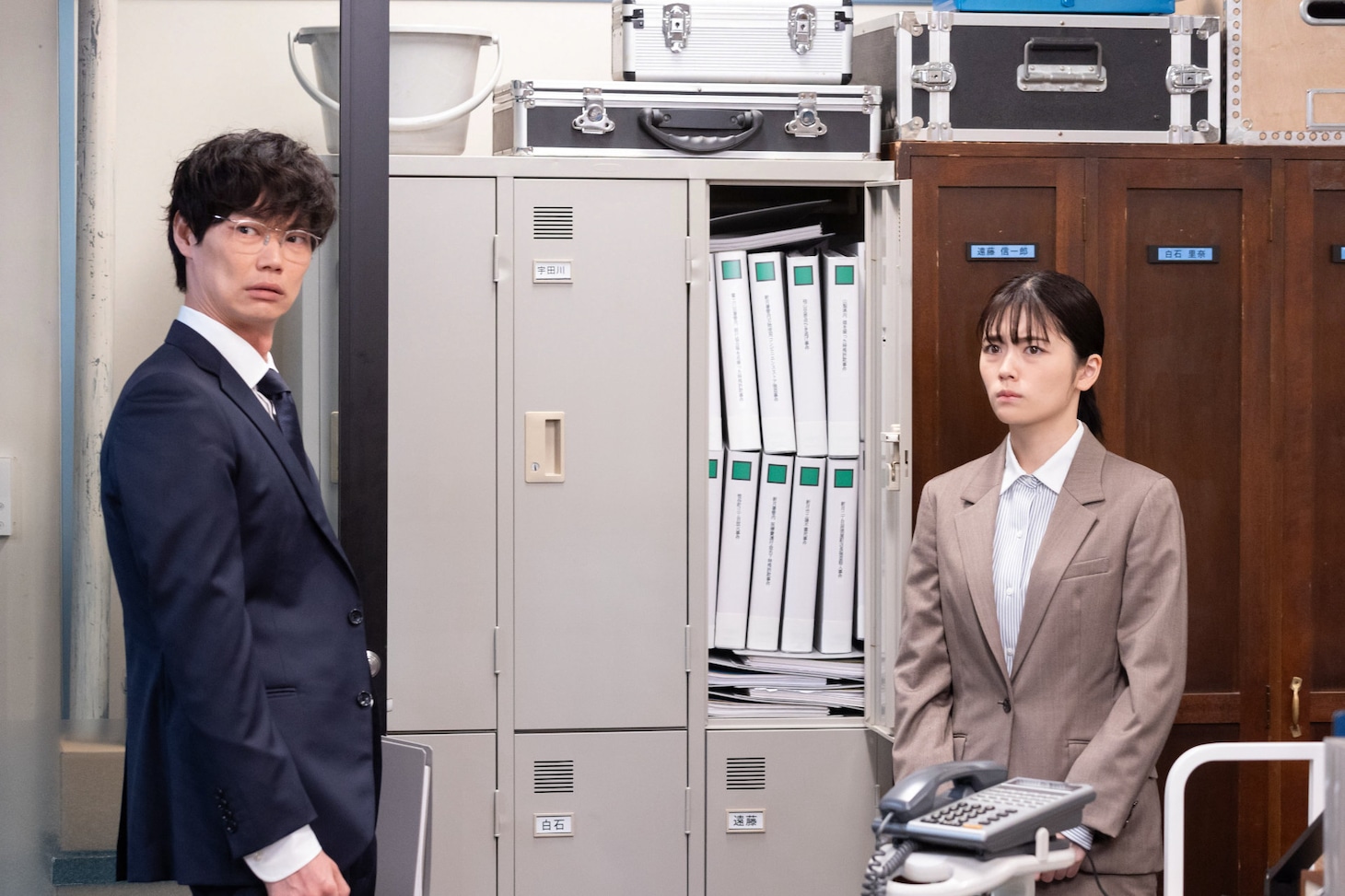 「事件は、その周りで起きている」場面写真