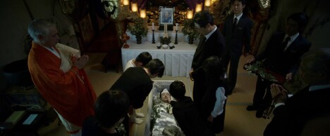 「カオルの葬式」場面写真