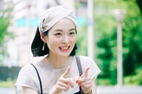 朝倉あき演じる酒井由佳