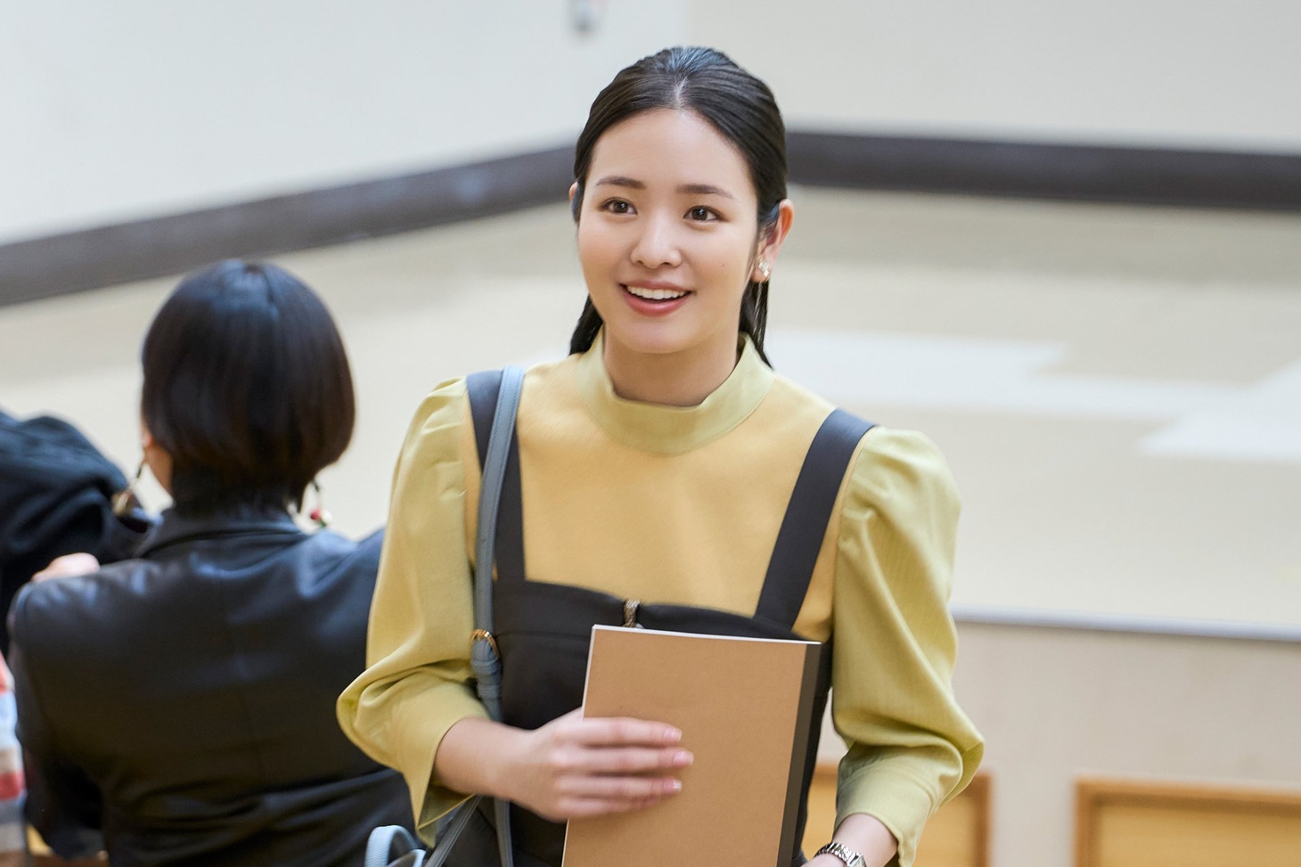 連続ドラマW-30「ハスリンボーイ」より、横田真悠演じる里中由佳子