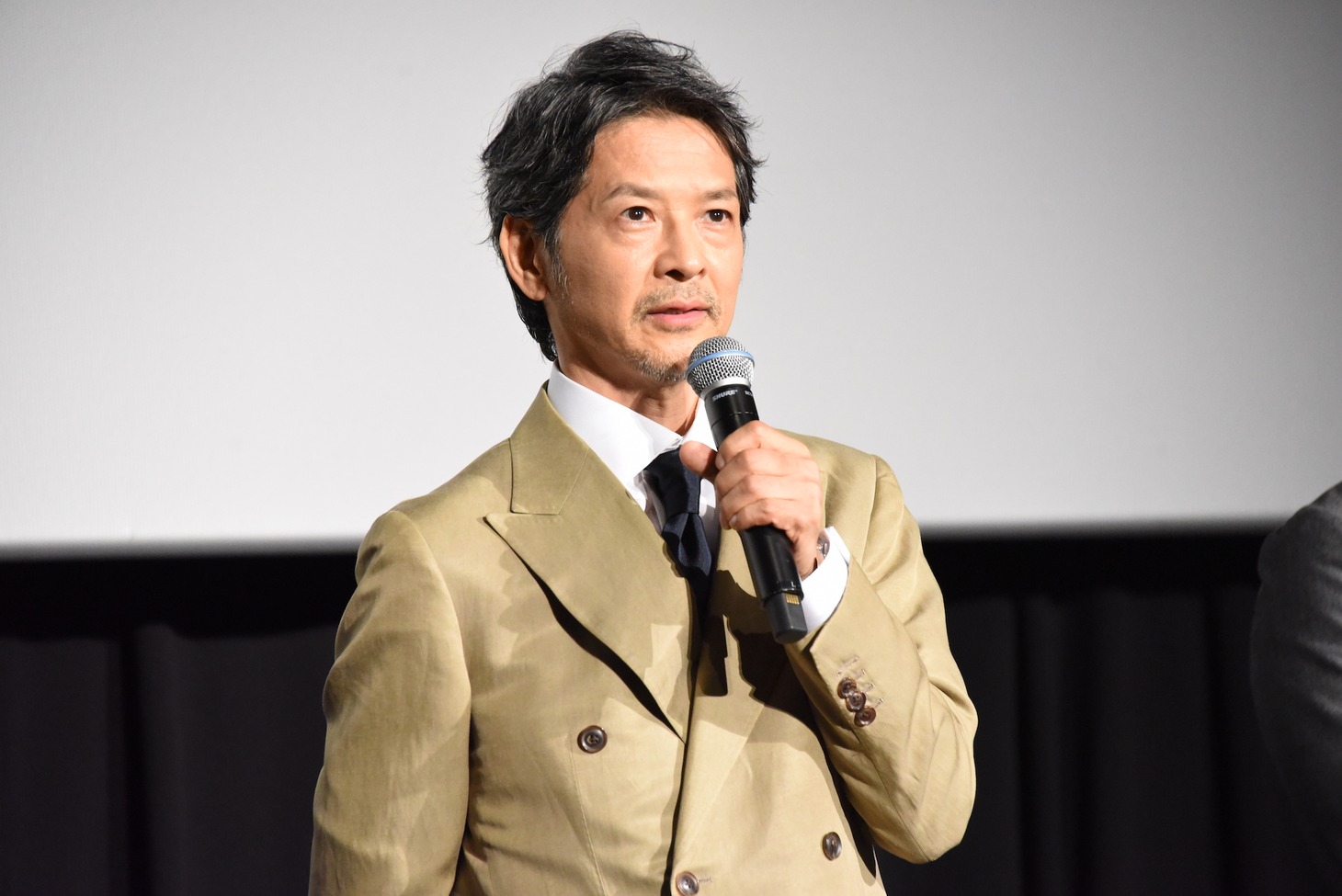 緒形直人