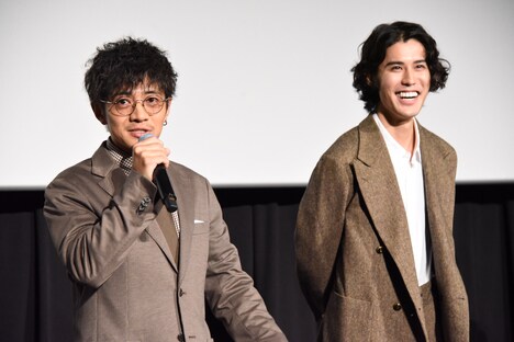 左から和田正人、寛一郎