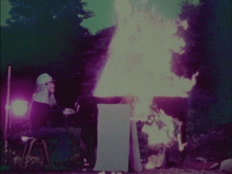 「ピアノ炎上」場面写真