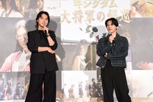 左から山崎賢人、吉沢亮