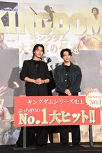 左から山崎賢人、吉沢亮