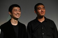 左から栗原颯人、日高由起刀。