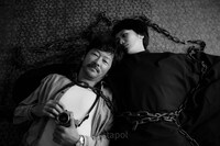 「レイブンズ」マーク・ギルによる特写 (c)Mark Gill 2024