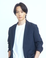 「初めましてこんにちは、離婚してください」より、犬飼貴丈演じる高嶺正智