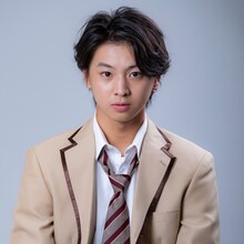 井上隆役の藤本洸大