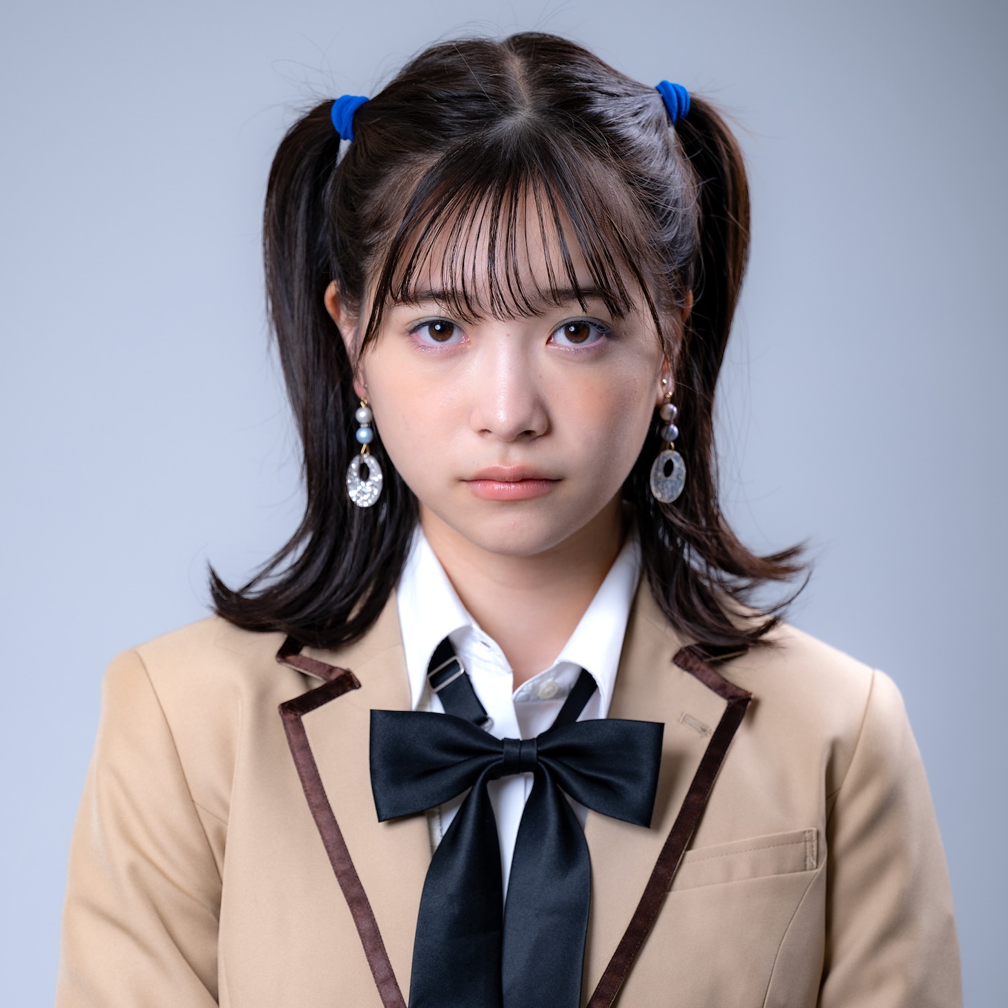 松本絵里役の今森茉耶。