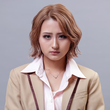 吉田春香役の伊藤愛依海。