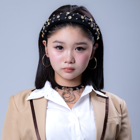 渡辺香奈役の中島結音。