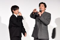 ネタバレトークを楽しむ高橋文哉（左）と田中圭（右）