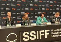 第72回サンセバスチャン国際映画祭にて、「エマニュエル（原題）」記者会見の様子