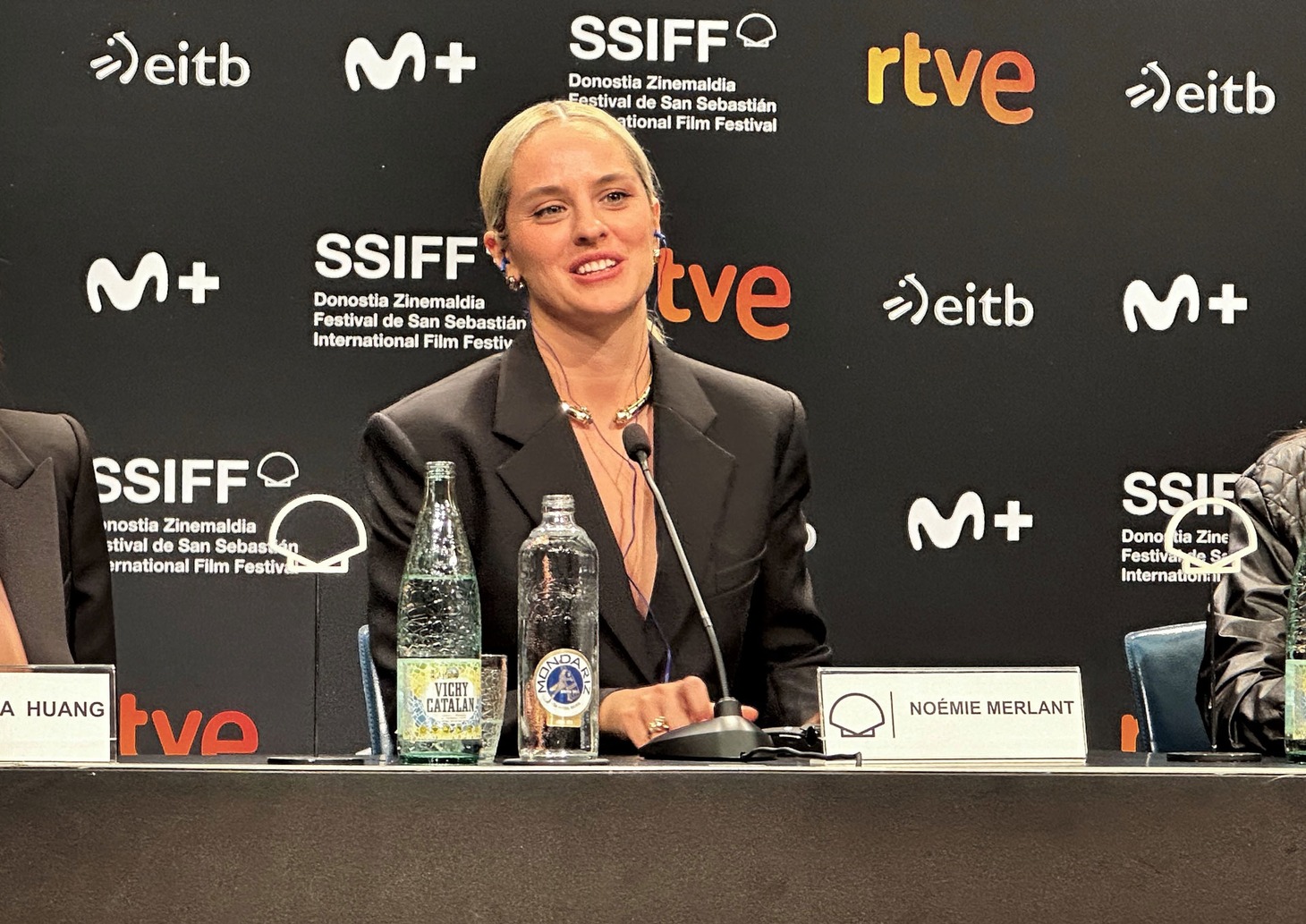 第72回サンセバスチャン国際映画祭にて、記者会見に出席したノエミ・メルラン