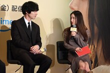 左から坂口健太郎、イ・セヨン