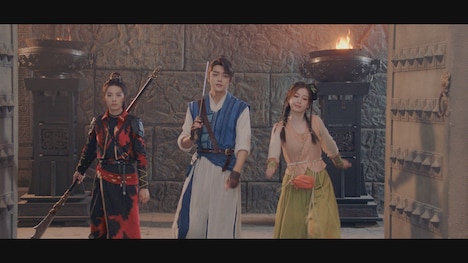 左からワン・ポン(万鵬)演じる洛昭言、シュー・カイ(許凱)演じる越今朝、ユー・シューシン(虞書欣)演じる越祈