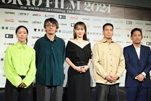 第37回東京国際映画祭ラインナップ発表記者会見の様子。 左から大九明子、吉田大八、菊地凛子、片山慎三、入江悠