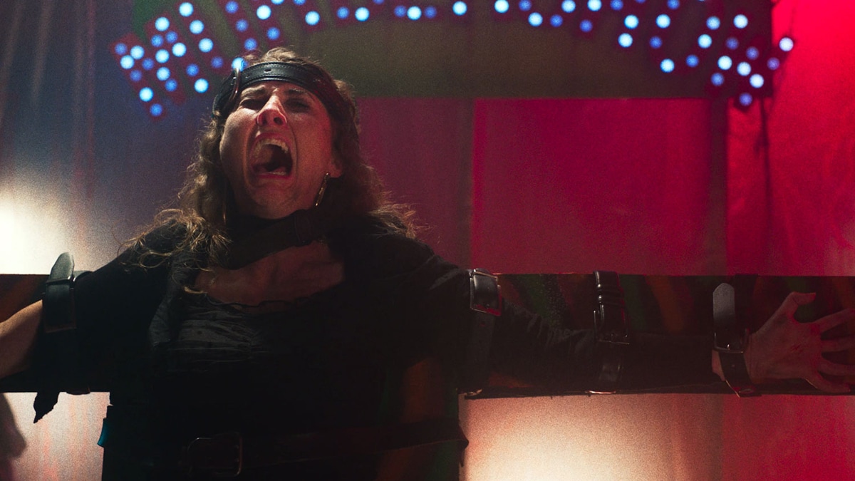 次の生贄は誰？スプラッター映画「ディープウェブ／殺人配信」予告編