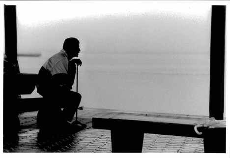 「彼のいない八月が」場面写真