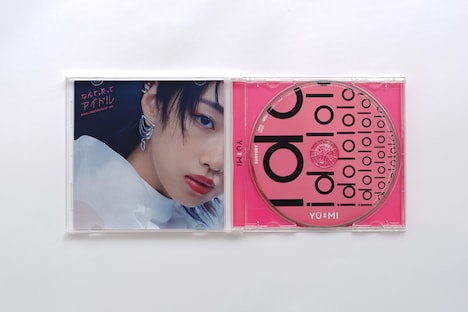 「なんてったってアイドル BOSS×idol ver.」オリジナル CD内面