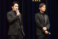 左から大谷亮平、井浦新