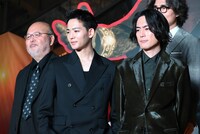 手前左から竜星涼、間宮祥太朗